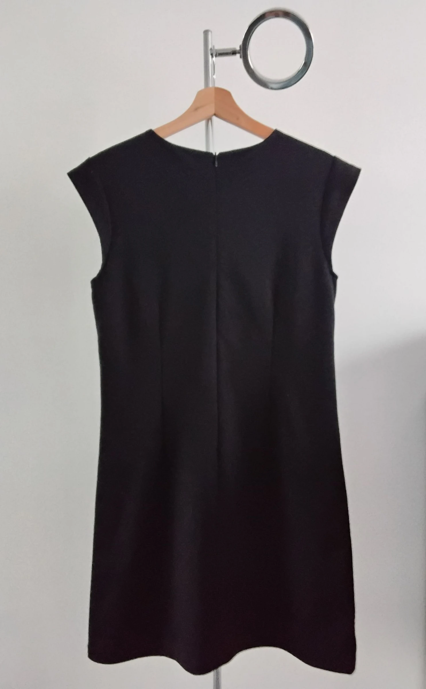 🖤Pequeño Vestido Negro - Elegante y Estructurado - Tamaño L - Nuevo🖤 – photo 3